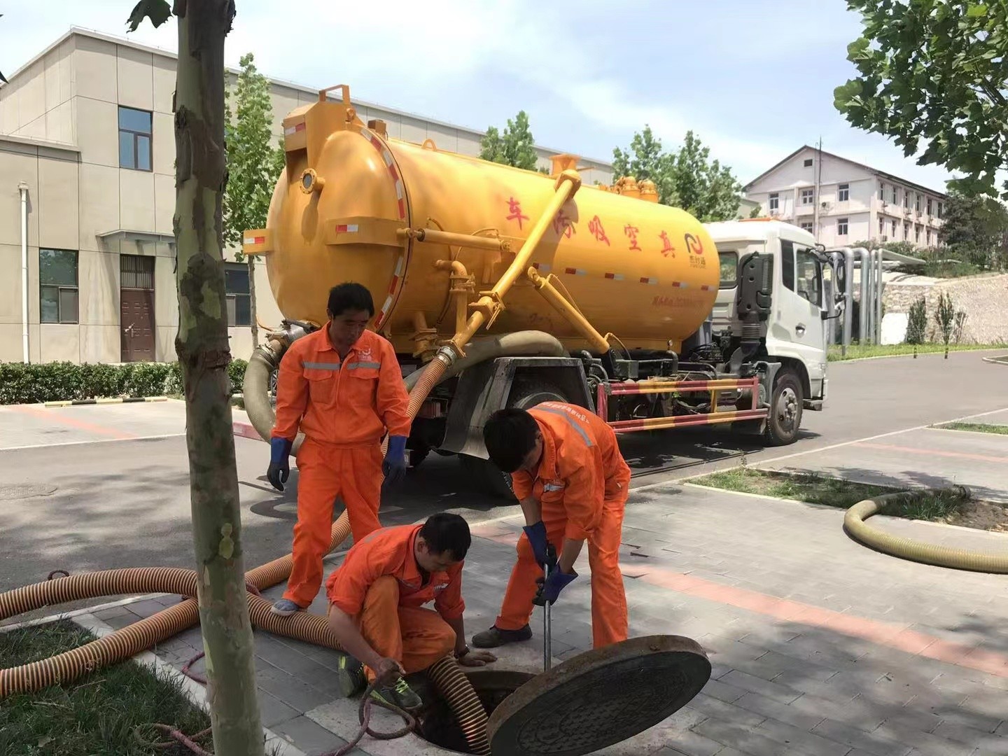 绥阳化粪池清理与5-8吨吸粪车施工效率分析